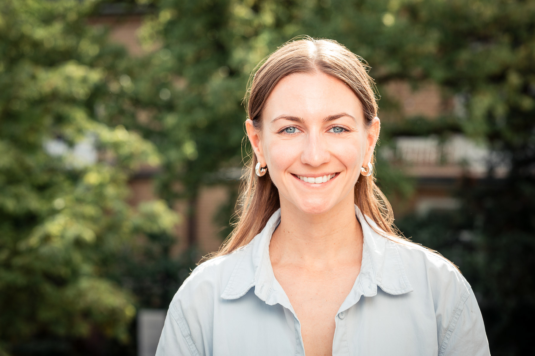 Portrait Jule Schröder im Freien